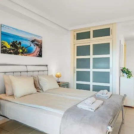 2bdr Ocean And La Gomera Vista Getaway *