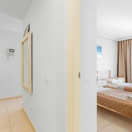 2bdr Ocean And La Gomera Vista Getaway